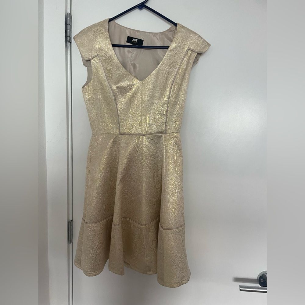 ABS Allen Schwartz Gold Dress Ellen Degeneres Show Memorabilia  size 4